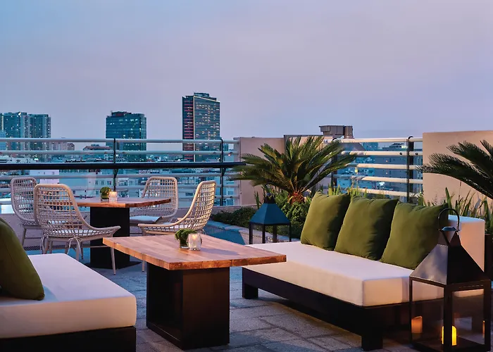 Сity center hotels New World Saigon